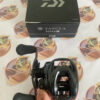 Carretilha Daiwa Tatula 300 XSL - Image 2