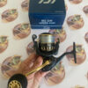 Molinete Daiwa New BG SW 4000 D-CXH - Seminovo