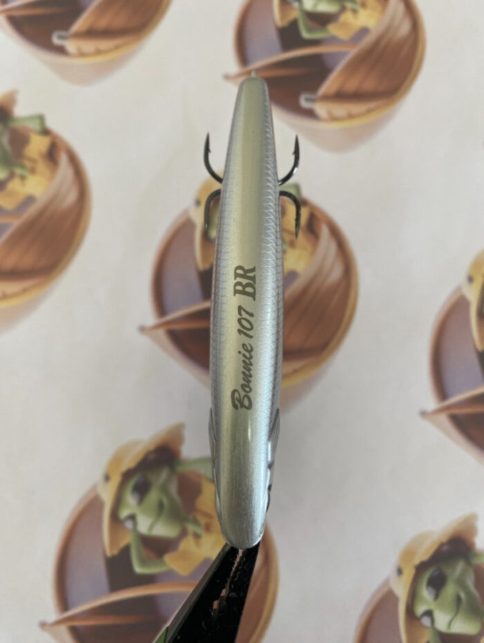 Isca Jackall Bonnie 107 Cor Silver - Imagem 4