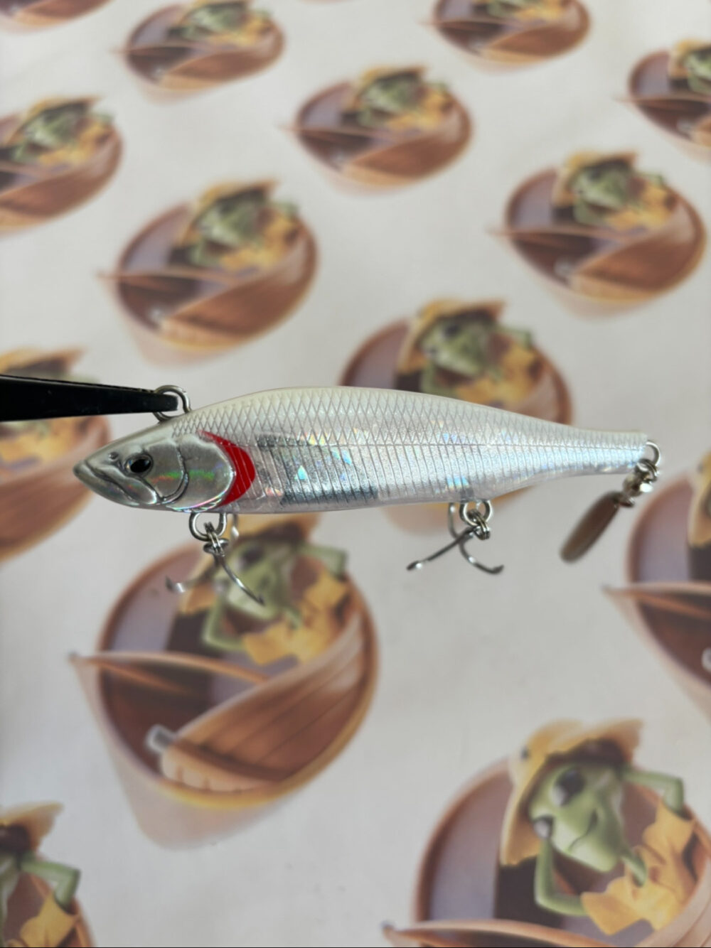 Isca Babyface SM95-S Cor Silver Ghost Red Tail