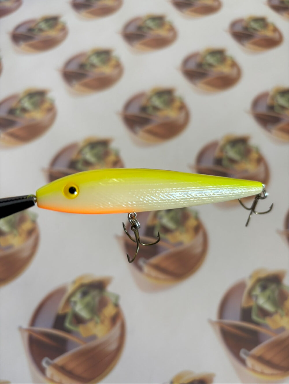 Isca Rebel Jumpin Minnow T10 Cor Osso Verde/Laranja T1000CB