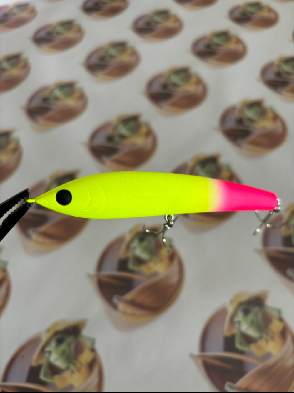 Isca Tiemco Red Pepper 110 Cor Mat Chart Pink Tail