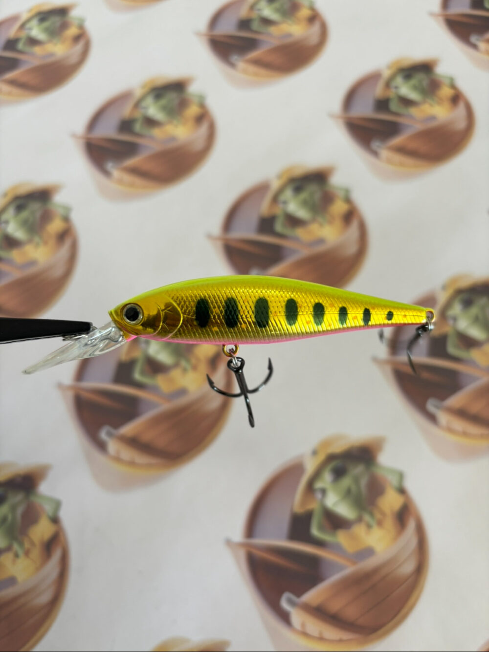 Isca Artificial Lucky Craft Pointer 78DD (Deep Diver) Cor Yellow Pink Red Rainbow