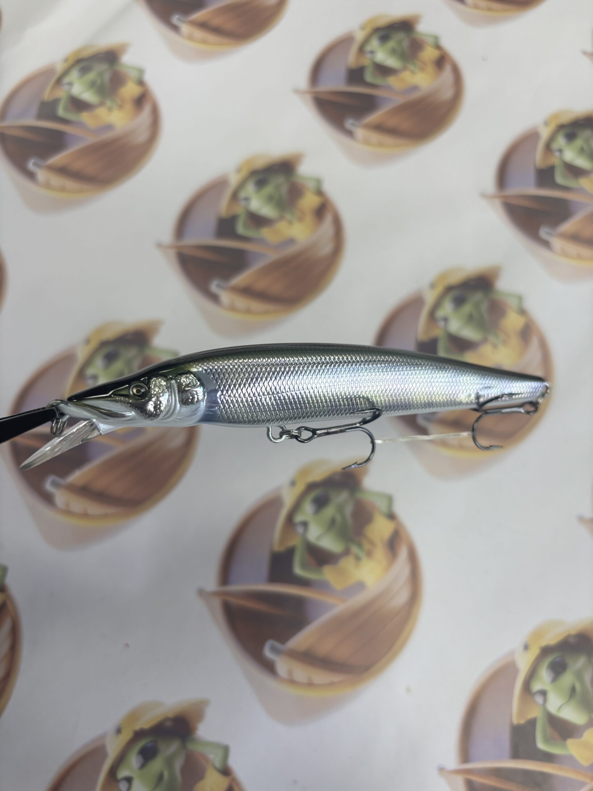 Isca Adusta Jerk Spiker 130 Cor Hasu