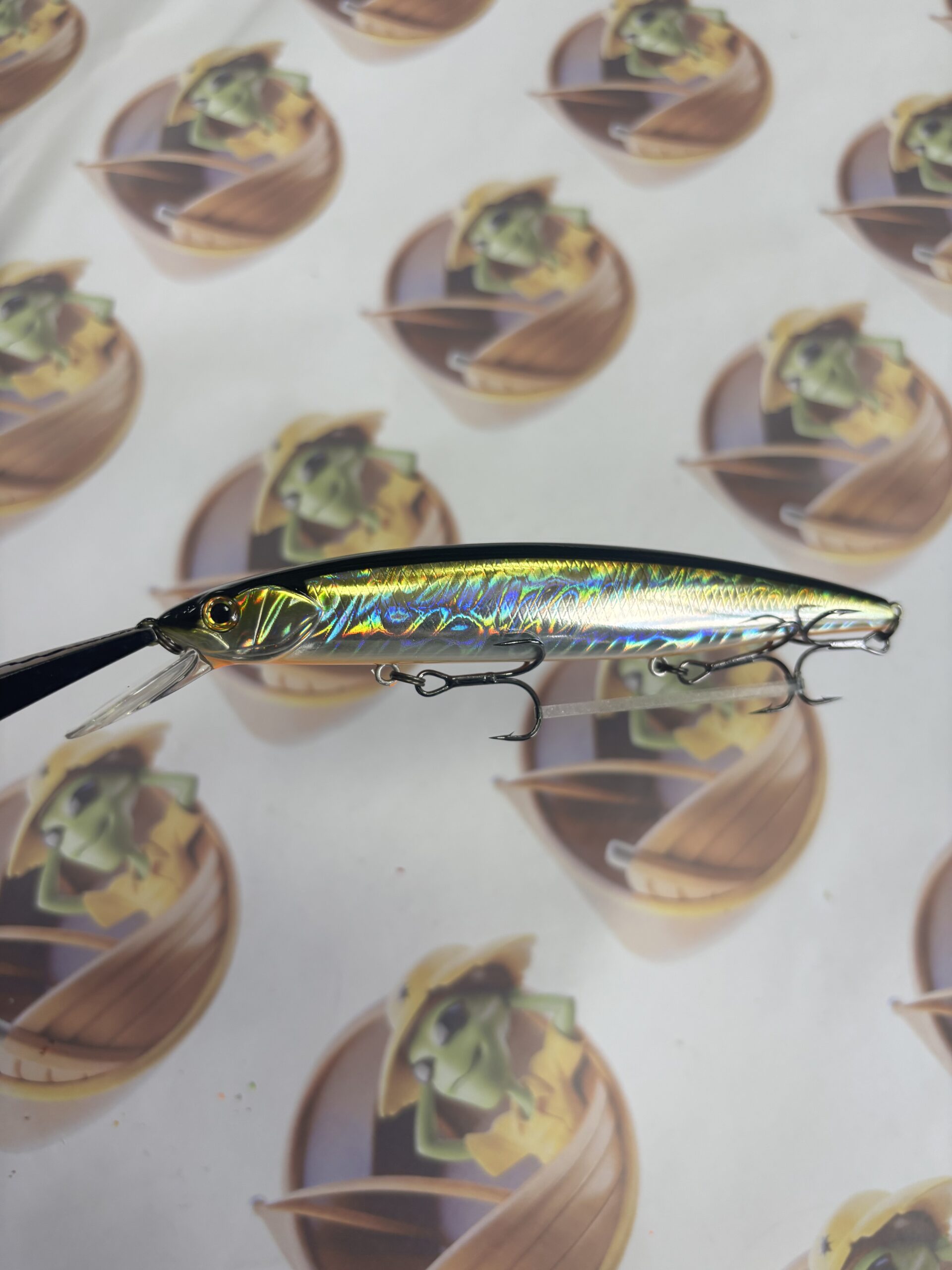 Isca Artificial Bassday Mogul Minnow 130SP 13cm 22,6g Cor Silver Black OB (SB-304)