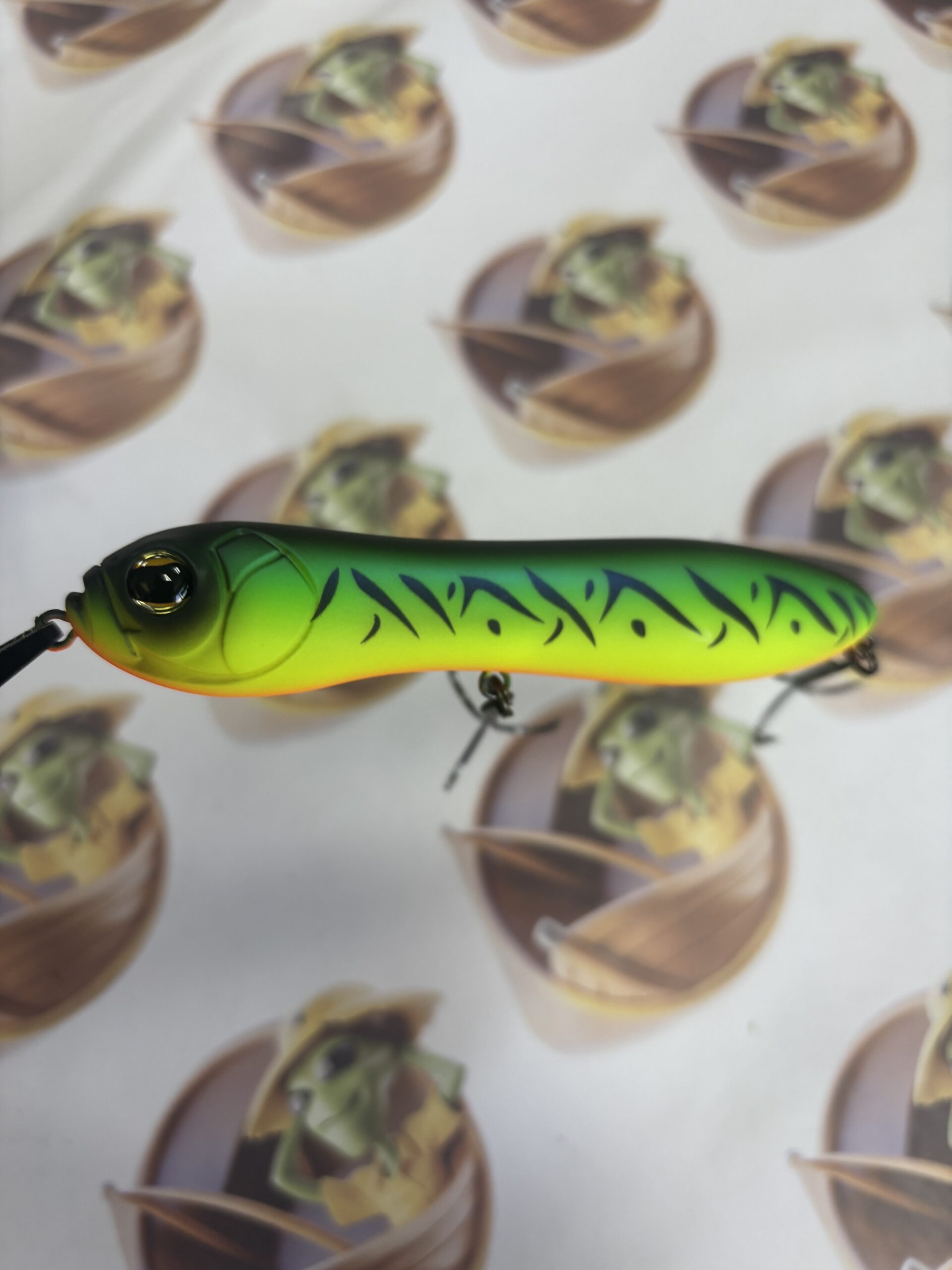 Isca Artificial Imakatsu Trairão Cor Chaos Tiger