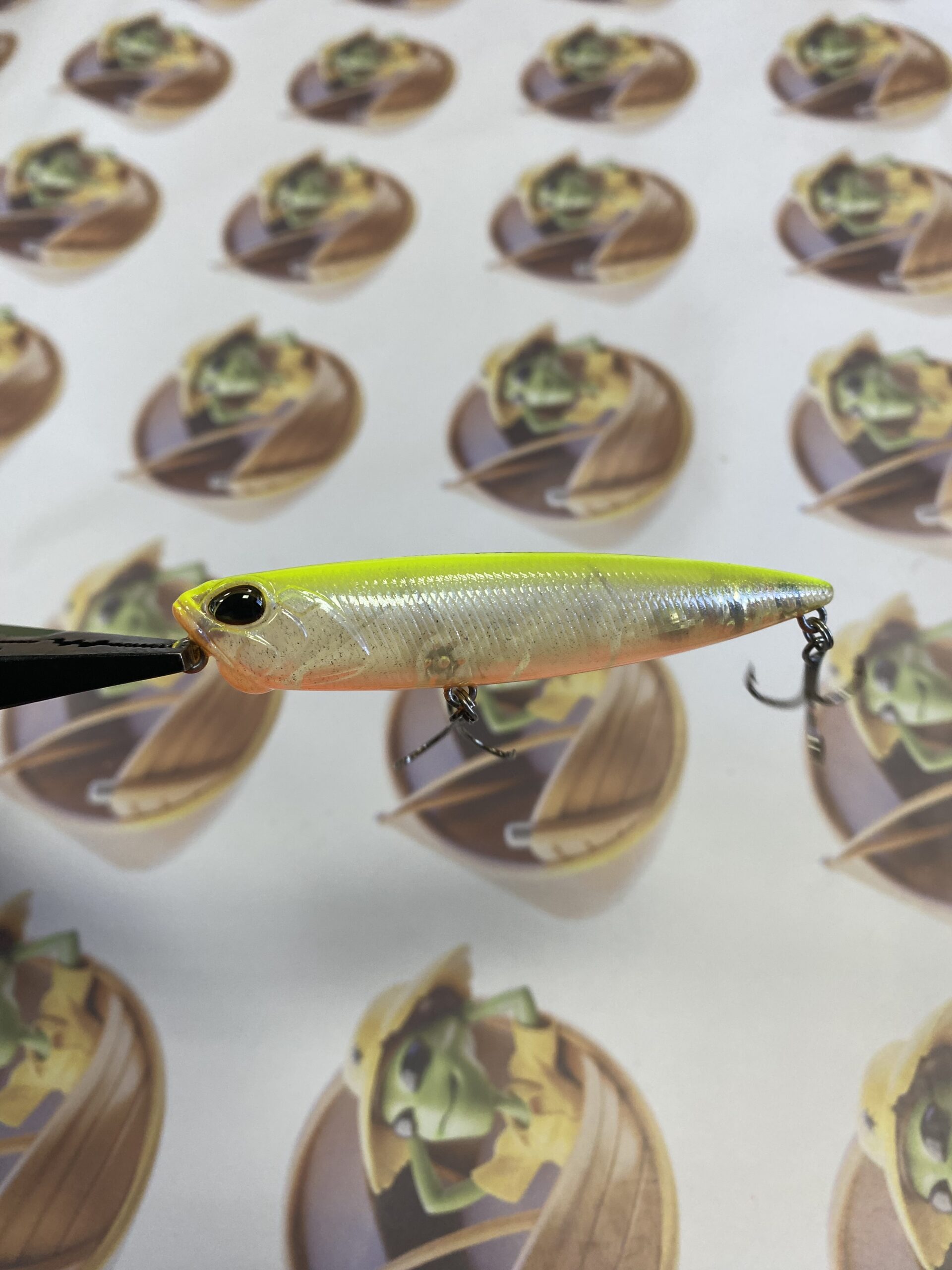 Isca Duo Realis Pencil 85 Cor Ghost Pearl Chart
