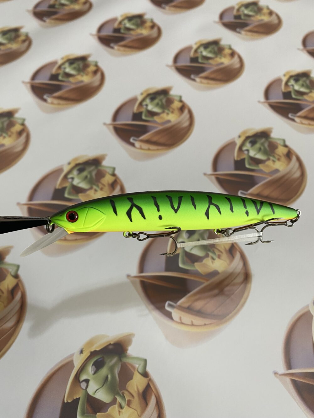 Isca Artificial Bassday Mogul Minnow 130SP 13cm 22,6g Cor Hot Tiger (P-212)