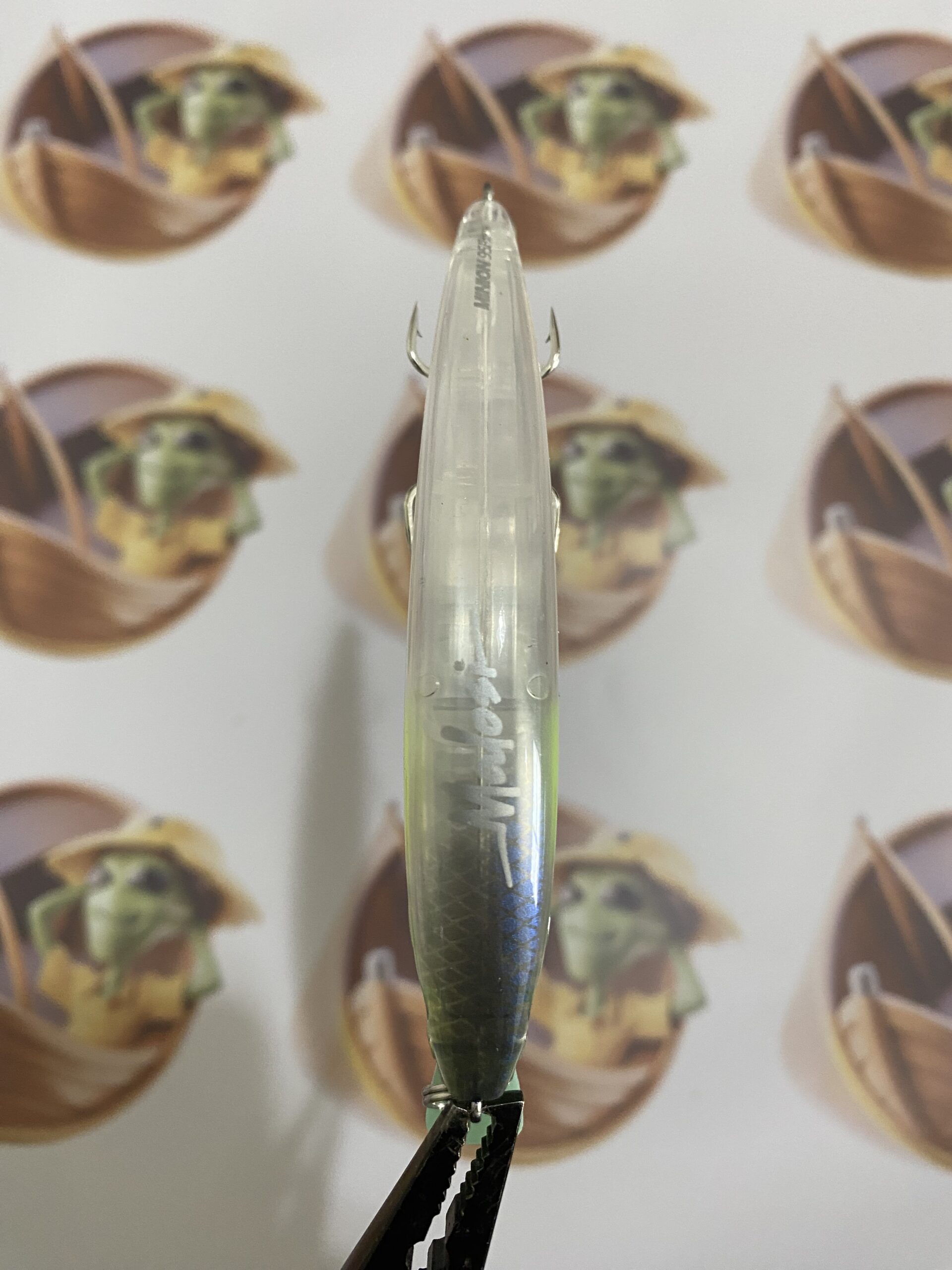 Isca Artificial Malosi Micro Minion 95F Cor Teflon - Imagem 3
