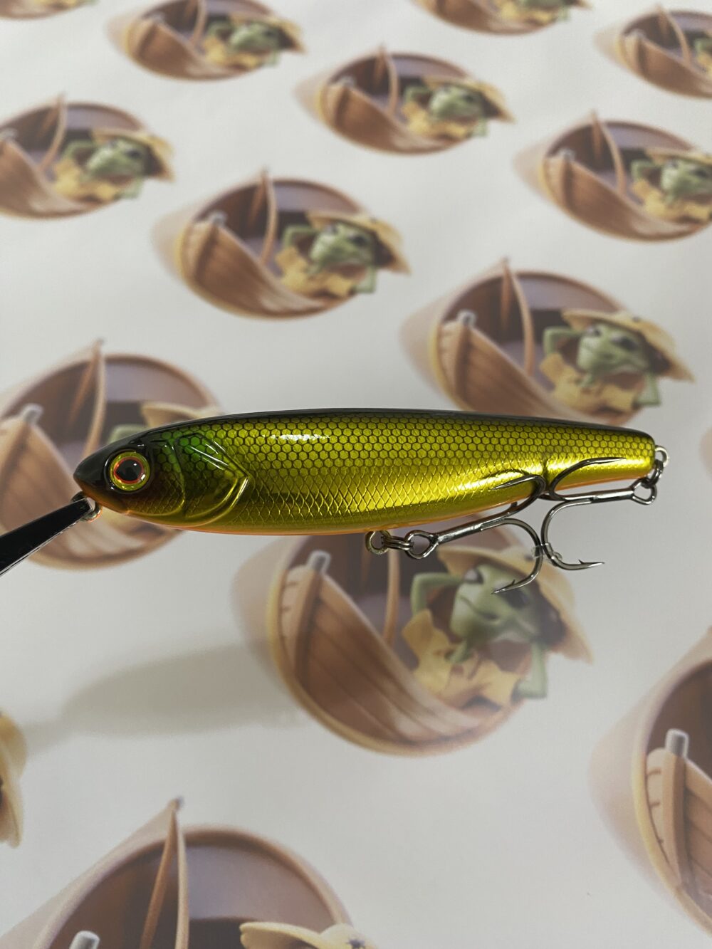 Isca Jackall Bonnie 107 Cor Flash Gold Bait