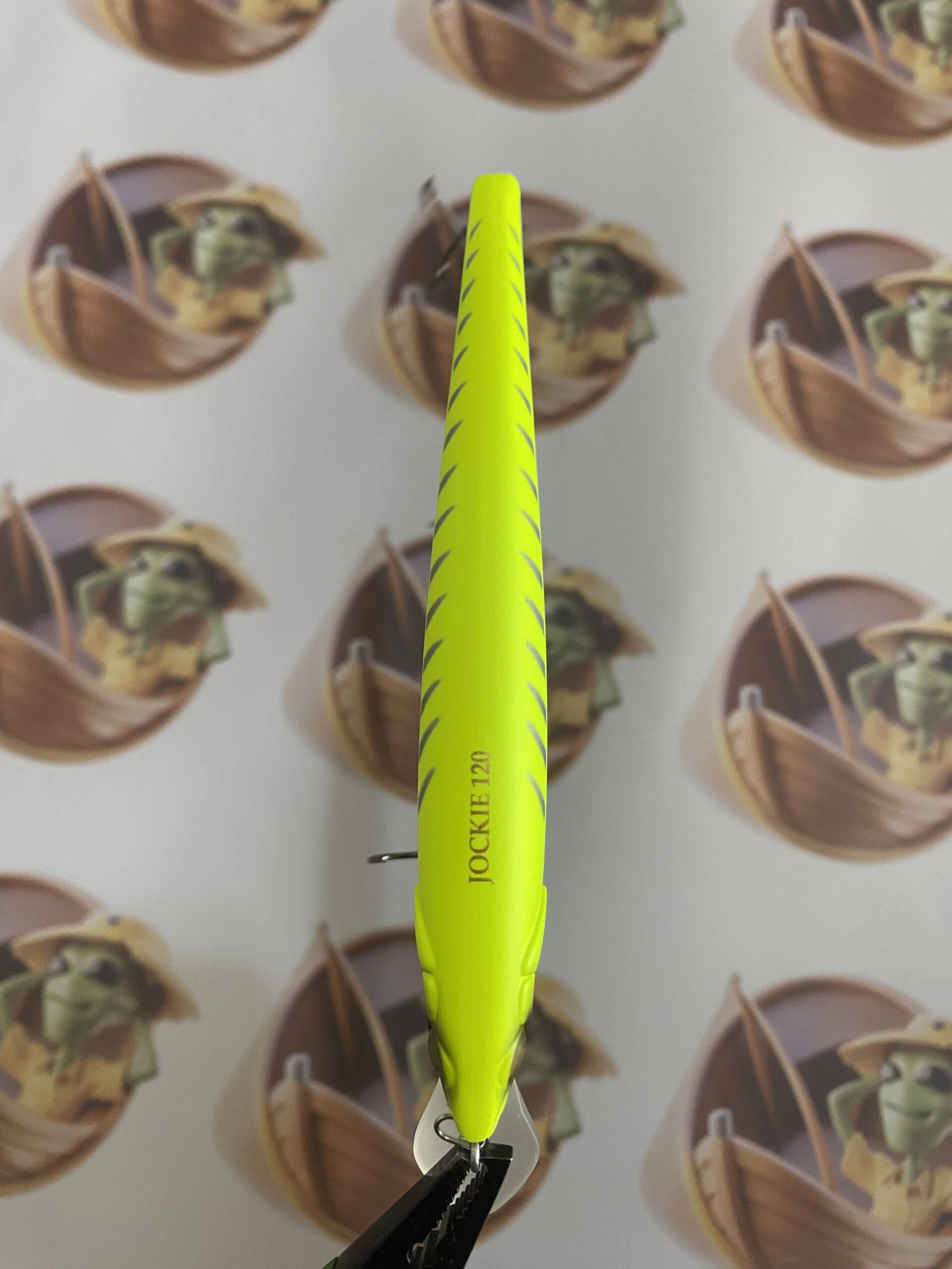 Isca Jackall Jockie 120F Cor UV Bone Lemon - Imagem 3
